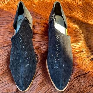 1.State “Iddah” Ankle Boots